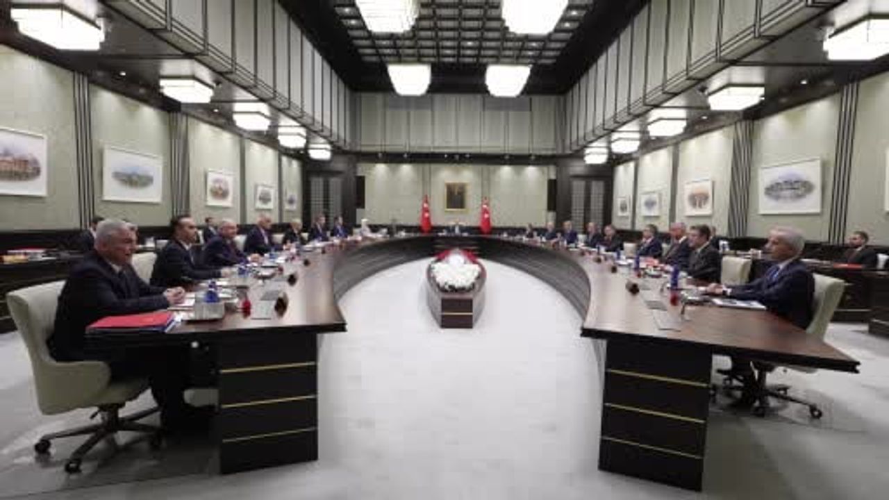 Kabine Toplantısı Cumhurbaşkanı Erdoğan Başkanlığında Başladı