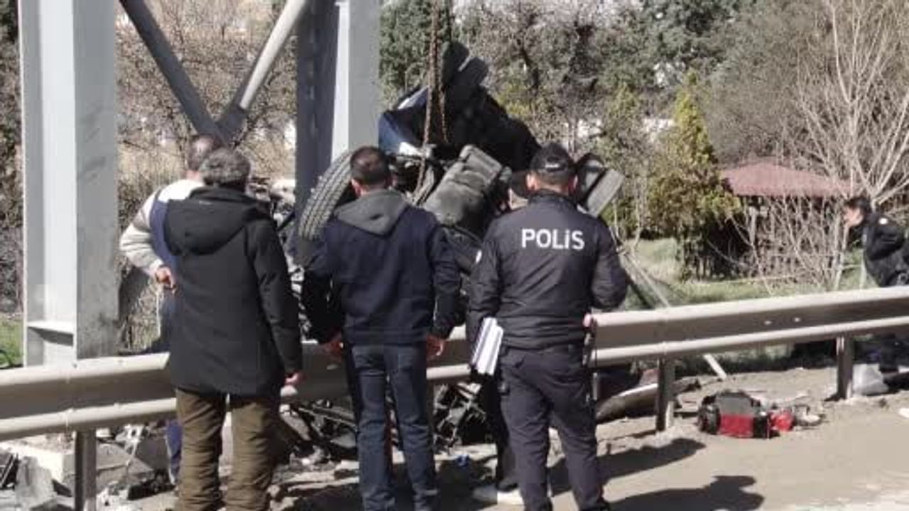 Kahramankazan'da özel halk otobüsü kaza yaptı — 4 ölü, 13 yaralı