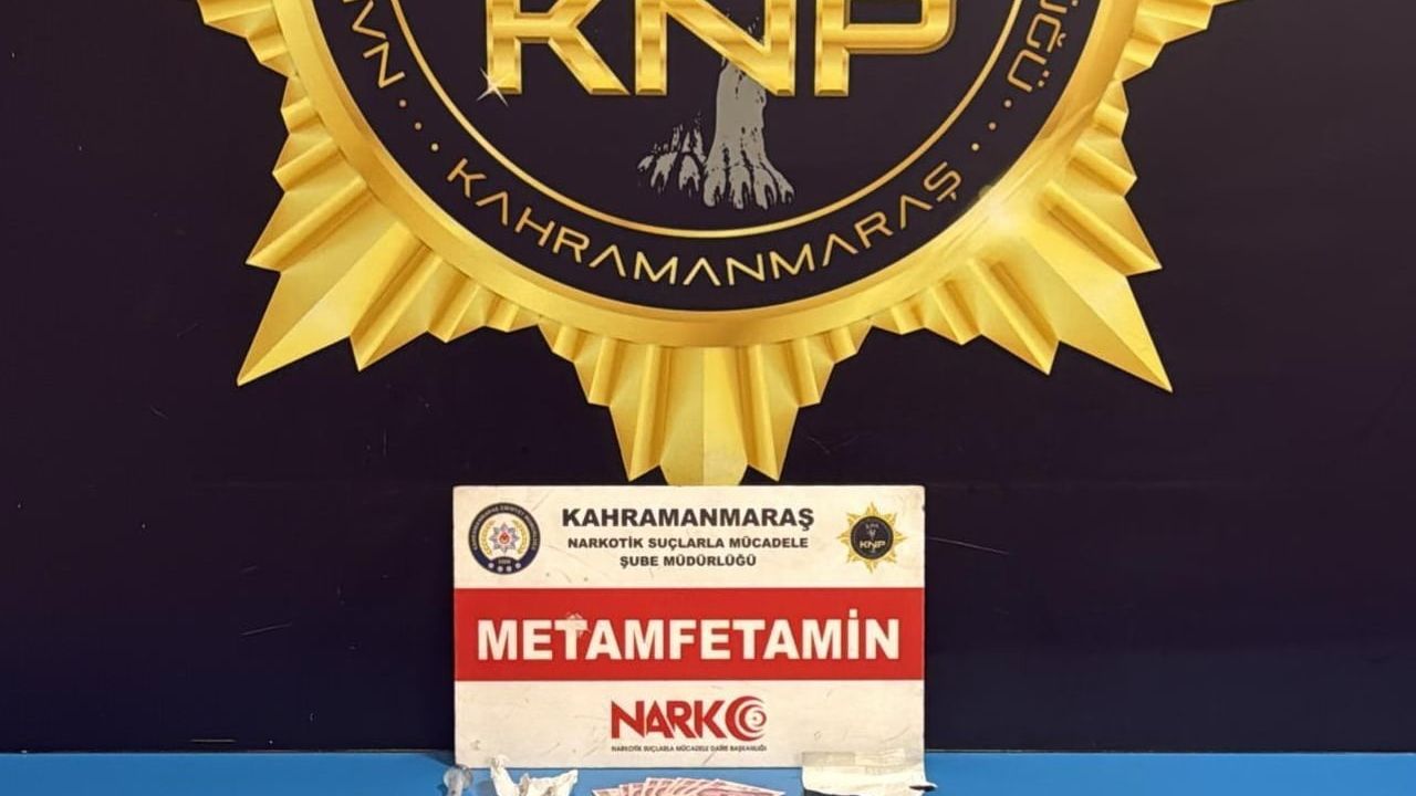 Kahramanmaraş'ta narkotik operasyonu: 3 tutuklama, çok sayıda uyuşturucu ve silah ele geçirildi