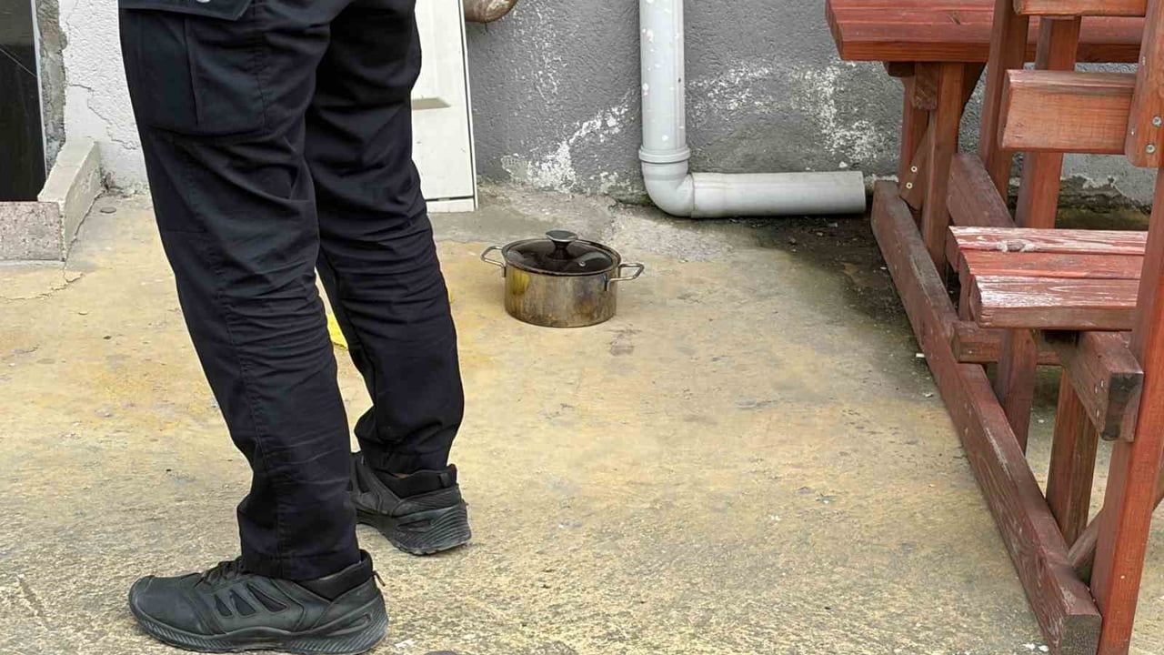 Kapaklı'da ocakta unutulan yemek mutfak yangınına yol açtı