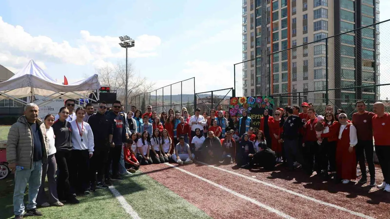 Karabük'te Otizm Farkındalık Günü: Özel Öğrenciler Onur Futbol Sahası'nda Buluştu