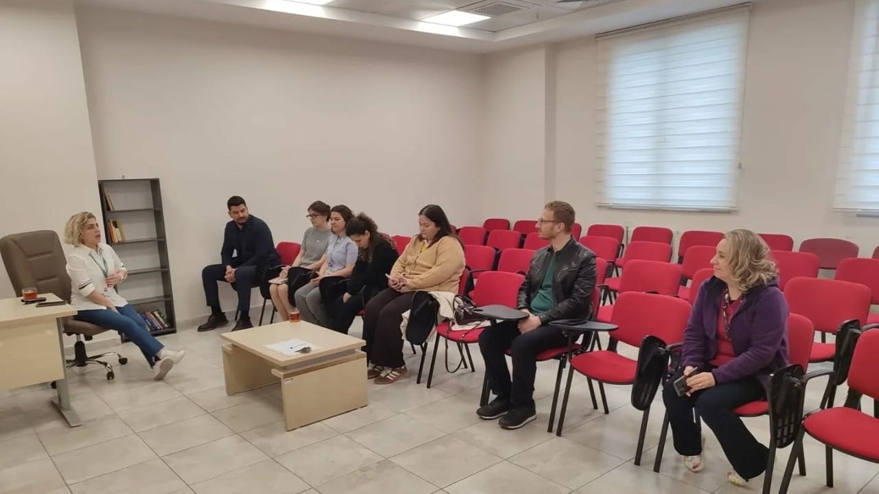 Karacasu Devlet Hastanesi'nde Çalışan Memnuniyeti Toplantısı: İletişim ve Hizmet Kalitesi Odaklı