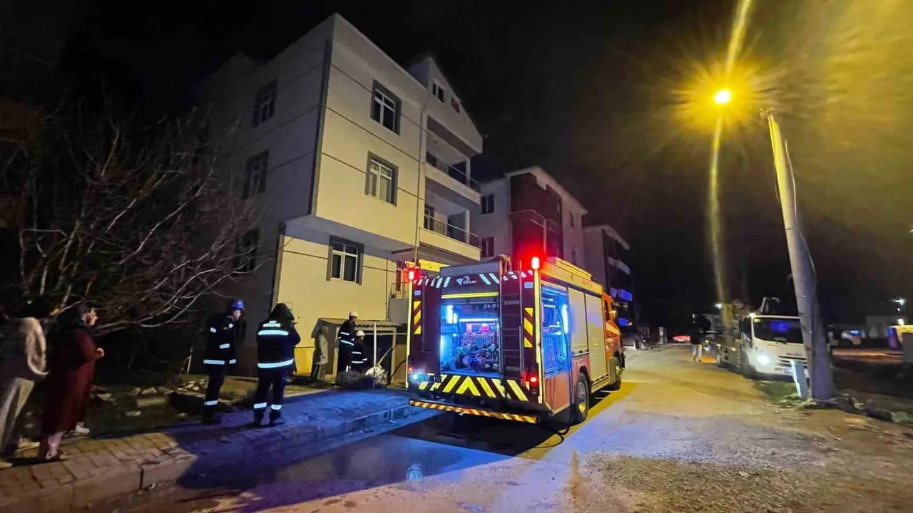 Karaman'da apartman garajında çıkan yangın itfaiyenin erken müdahalesiyle söndürüldü