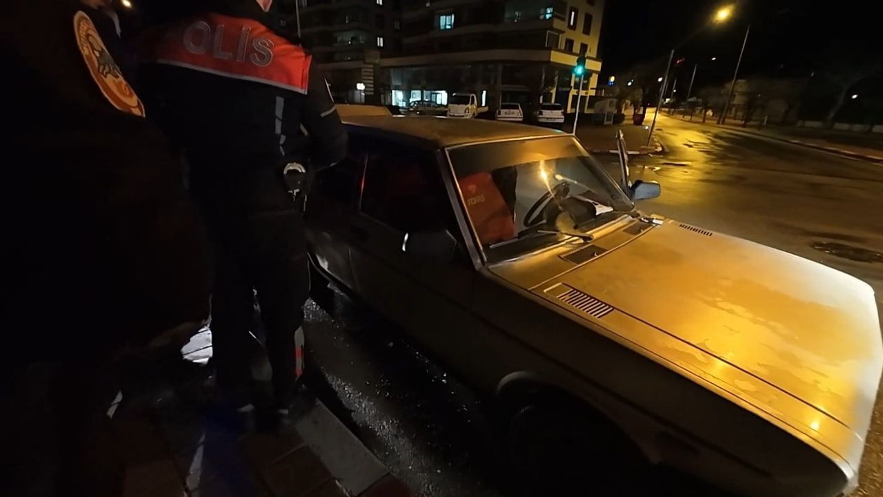 Karaman'da Yunus Timleri otomobilde sentetik hap ele geçirdi