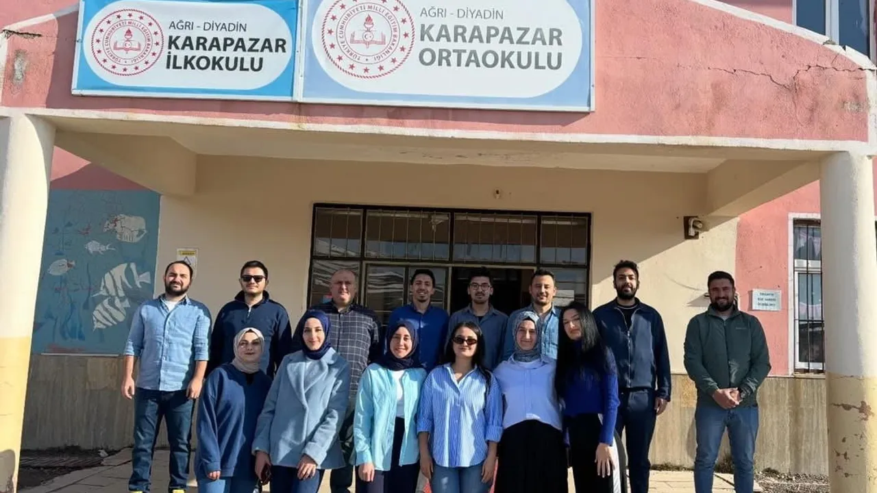 Karapazar Ortaokulu, Diyadin'de 2 Nisan'da Maviyle Otizm Farkındalığı