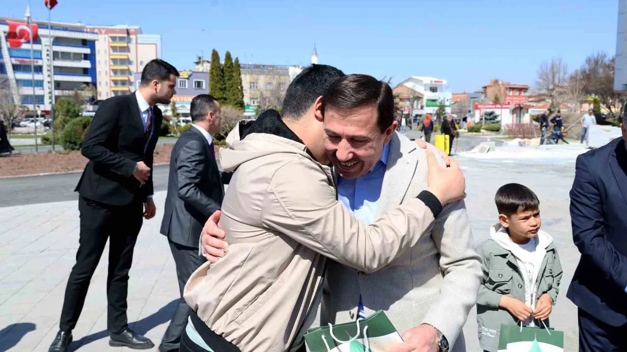 Karatay'da 2 Nisan Dünya Otizm Farkındalık Günü'nde Mavi Balonlarla Farkındalık