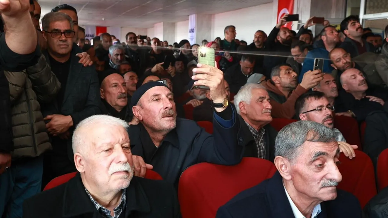 Karlıova'da 230 TOKİ Konutunun Noter Huzurunda Kura Çekimi Yapıldı