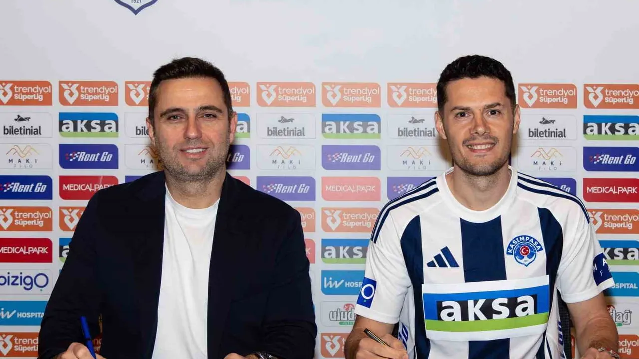 Kasımpaşa, Haris Hajradinovic ile 1+1 yıllık sözleşme yeniledi