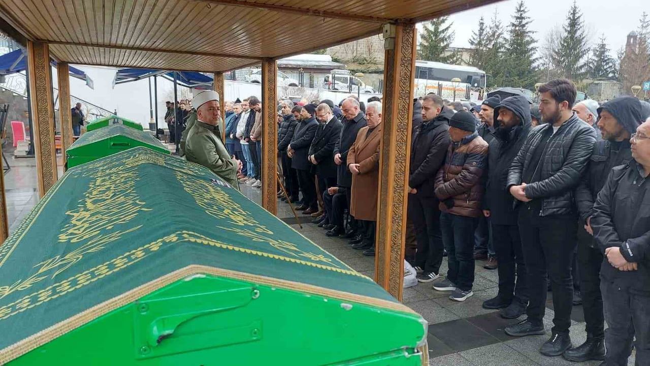 Kaya Şener ve Mücahit Yaylalı, Narmanlı Cami’nde uğurlandı