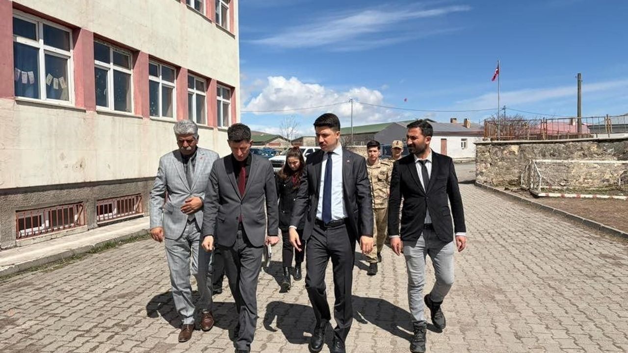 Kaymakam Kahraman, Digor Kocaköy köy okulunu ziyaret etti