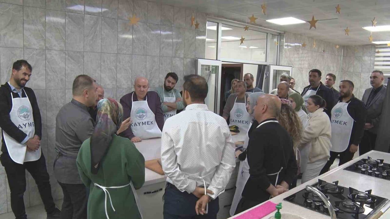 Kayseri'de Coğrafi İşaretli Pastırmaya İlgi: KAYMEK Pastırma Kurslarına Talep Artıyor