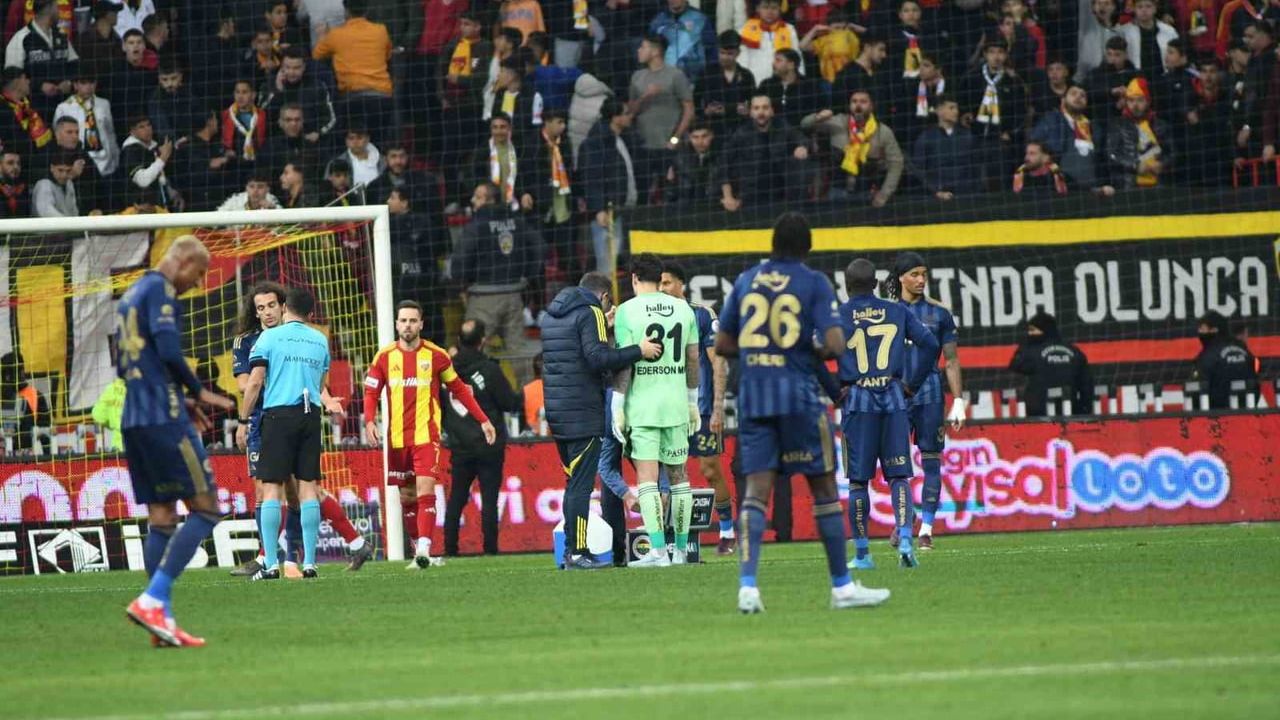 Kayseri'de Ederson'a Yabancı Madde Atan Kişiye Seyirden Men ve Savcılığa Sevk