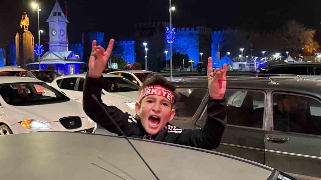 Kayseri'de milli sevinç: A Milli Takım Dünya Kupası'na katıldı