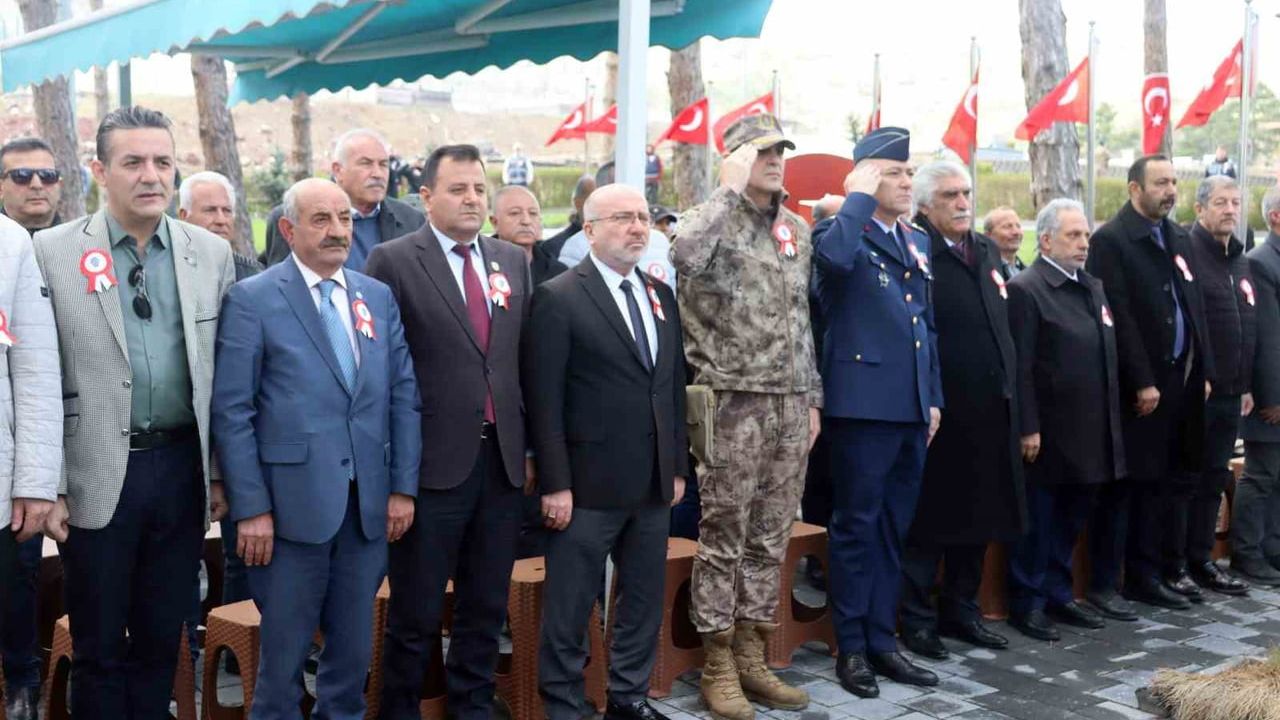 Kayseri'de Polis Haftası: Şehitler Asri Mezarlıkta Anıldı