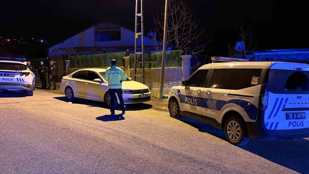 Kayseri'de polis ikazına uymayan ve alkol testini reddeden sürücüye 354 bin TL ceza