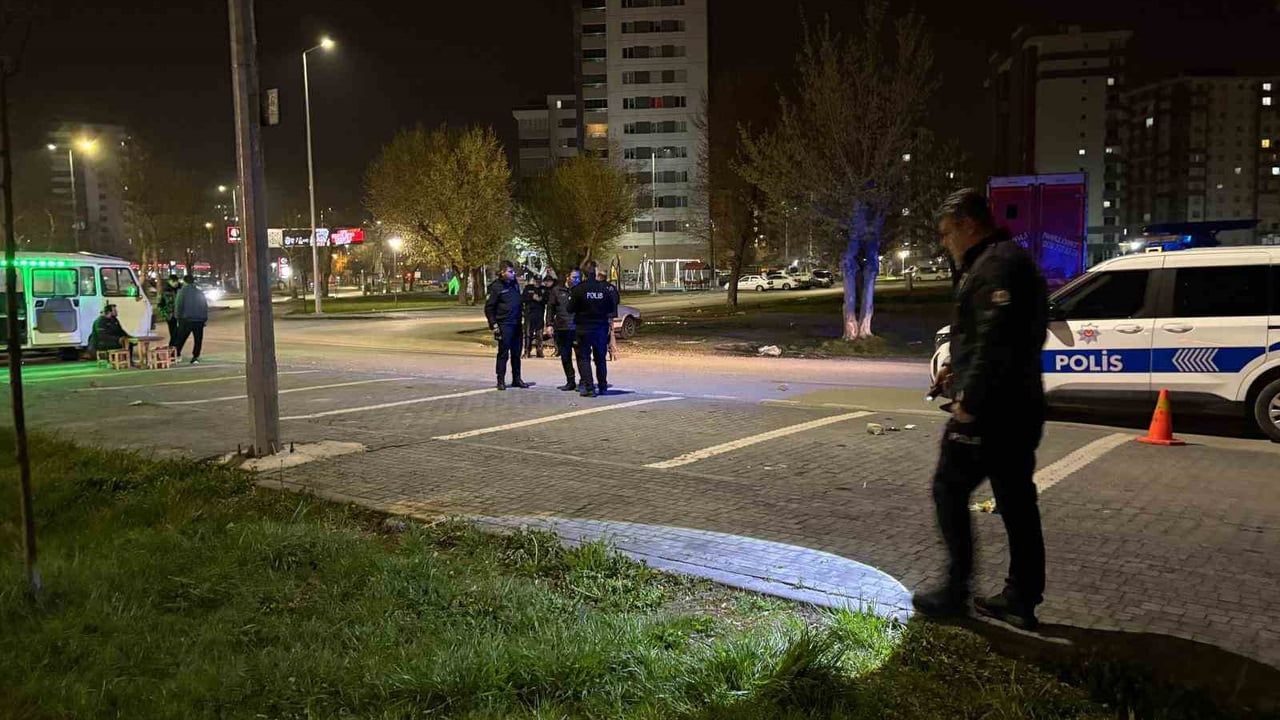 Kayseri Melikgazi'de 'laf atma' tartışması kavgaya dönüştü: 4 yaralı