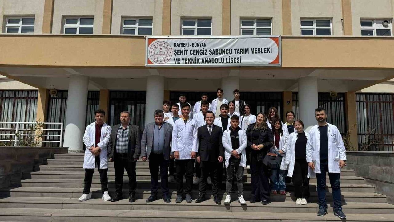 Kayseri Ticaret Borsası, Şehit Cengiz Sabuncu Tarım Mesleki ve Teknik Anadolu Lisesi’ni ziyaret etti