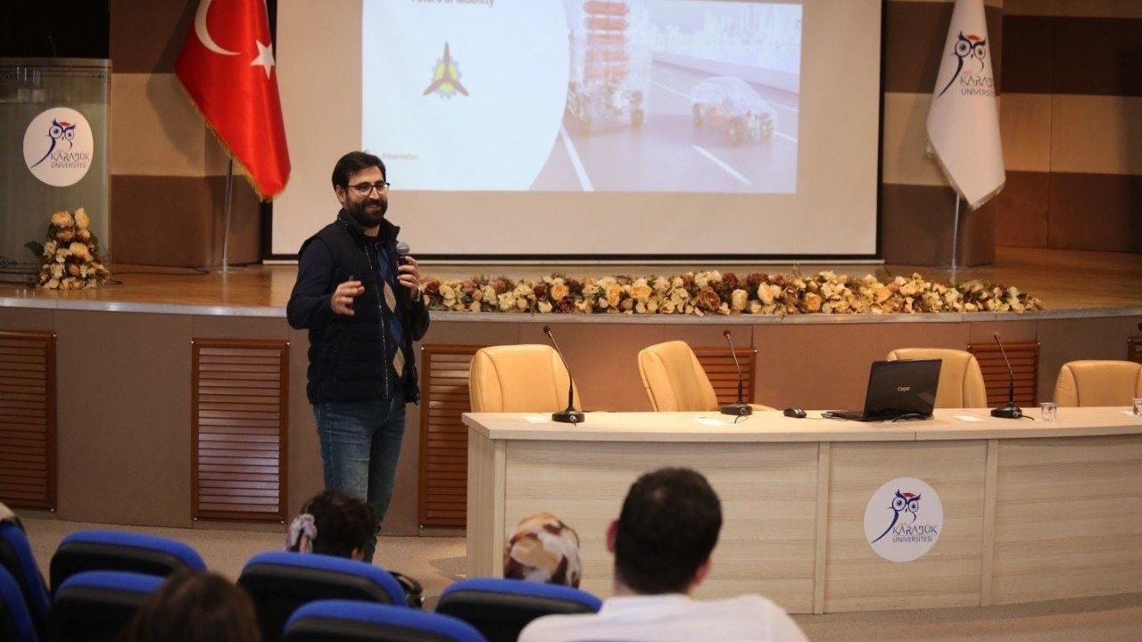 KBÜ'de 'Girişimcilik ve İnovasyon Zirvesi 2' mühendis adaylarını sektörle buluşturdu