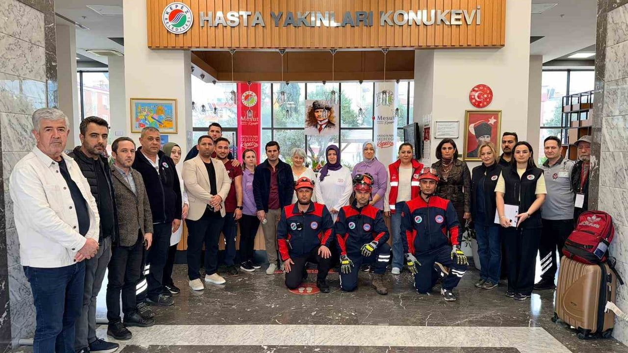 Kepez Belediyesi, Hasta Yakınları Konukevi'nde Kapsamlı Deprem Tatbikatı Düzenledi
