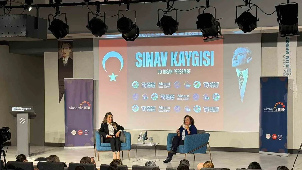 Kepez Belediyesi'nde 'Sınav Kaygısı' Söyleşisi: Fiziksel ve Zihinsel Etkiler Ele Alındı