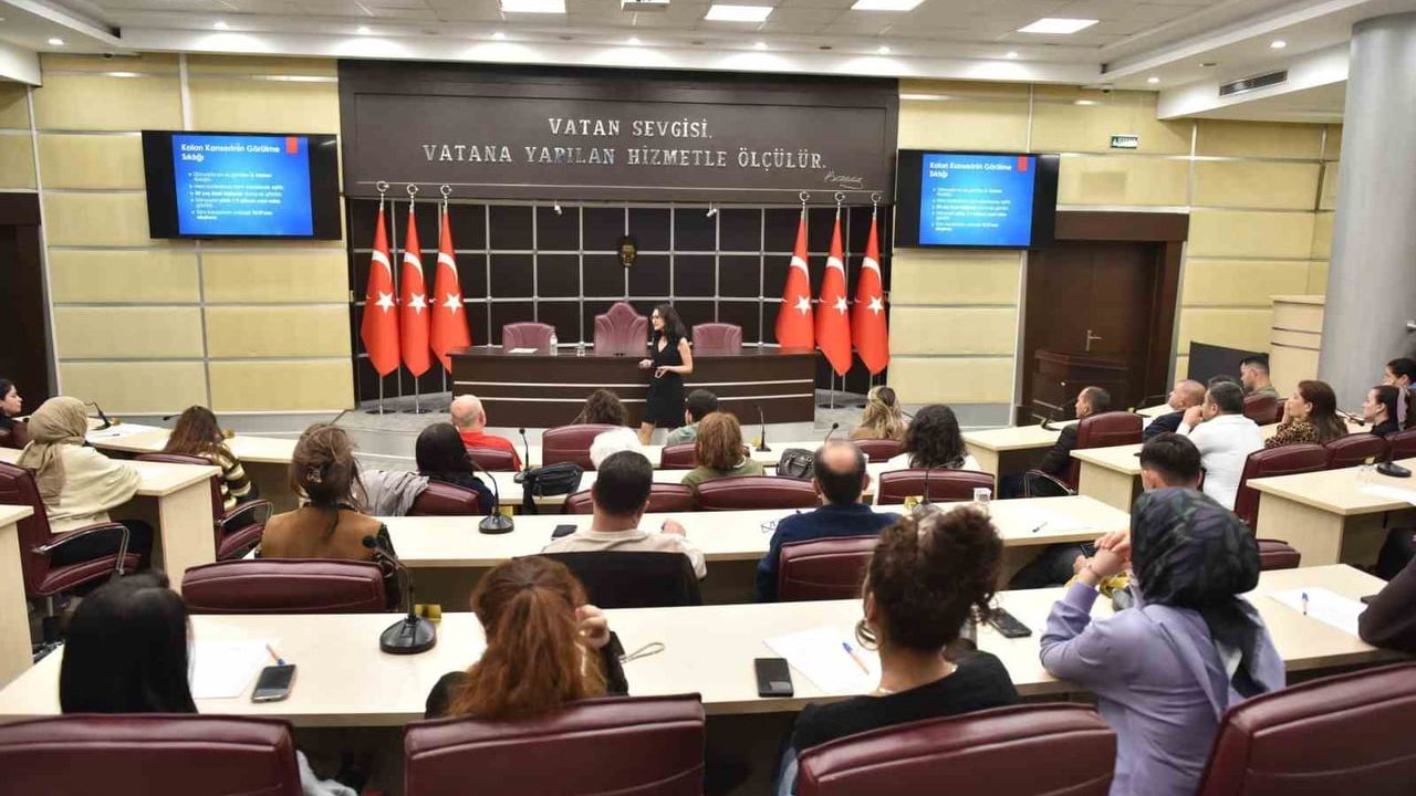 Kepez’de belediye personeline yönelik Kolon Kanseri Farkındalık Eğitimi