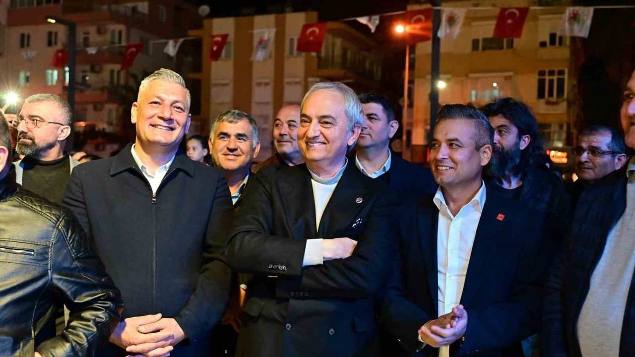 Kepez’de Dünya Romanlar Günü’ne özel ‘Roman Gecesi’ düzenlendi