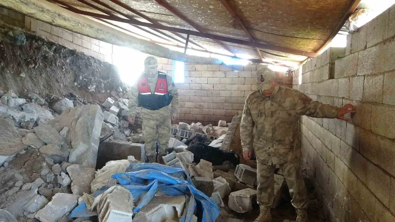 Kilis'te heyelan sonucu ahır çöktü: 40 küçükbaş telef oldu