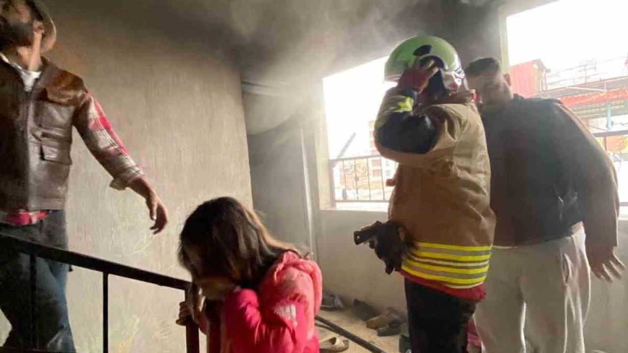 Kırıkhan'da Alsancak Mahallesi'nde ev yangını kontrol altına alındı