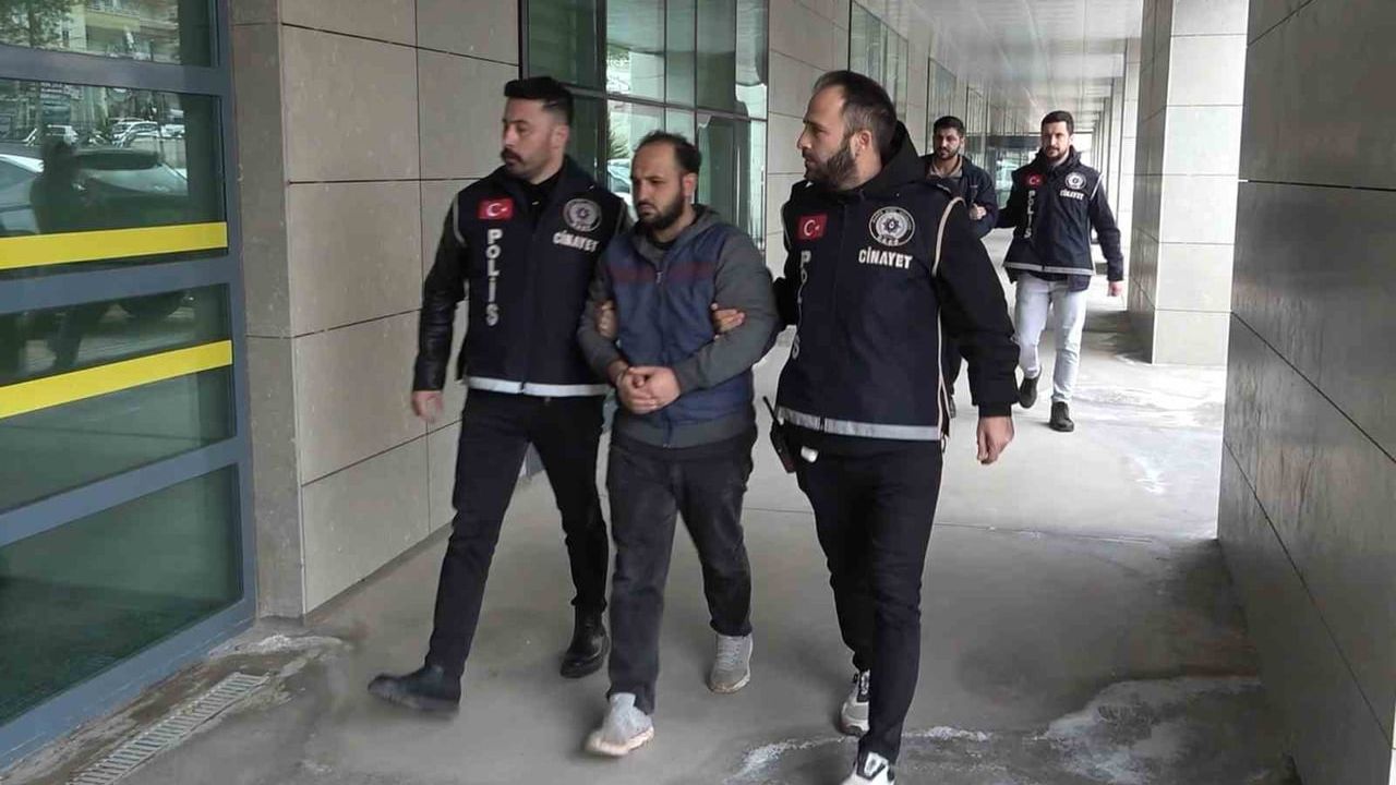 Kırıkkale'de doğum servisinde saldırı: Ablalarını ve erkek arkadaşını bıçaklayan 3 kardeş tutuklandı