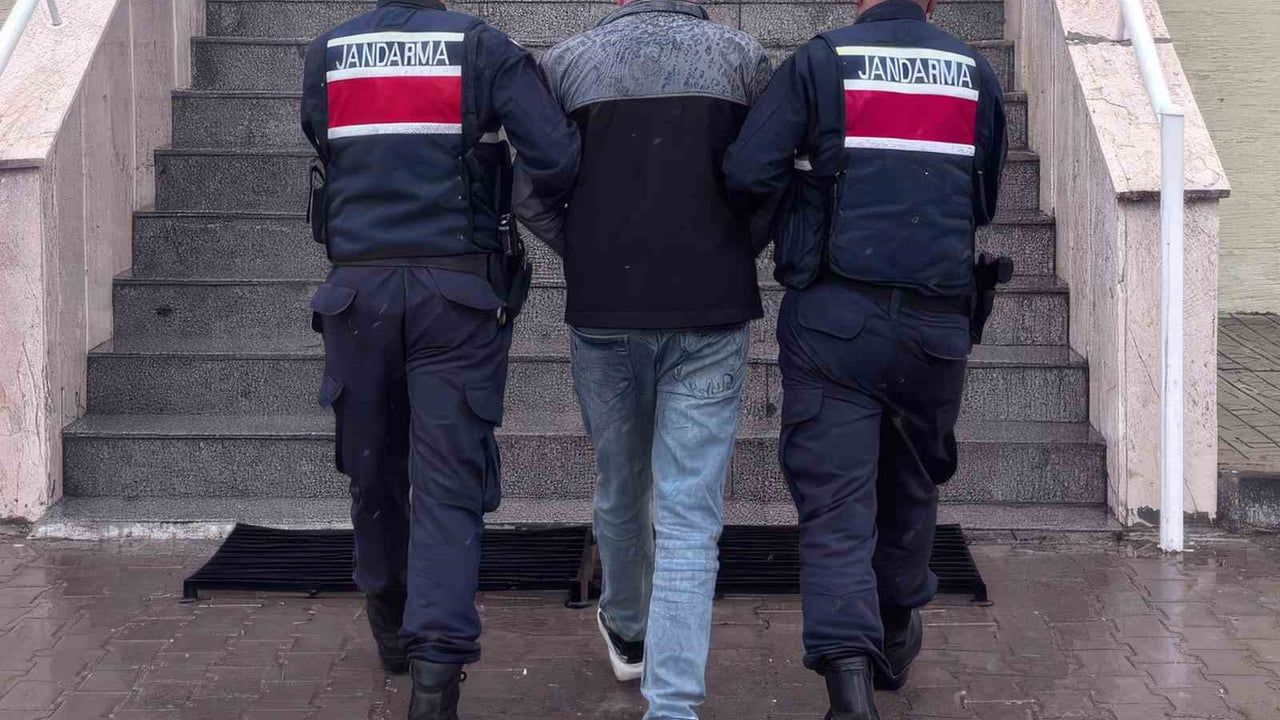 Kırıkkale'de dolandırıcılıktan aranan hükümlü jandarma operasyonuyla yakalandı