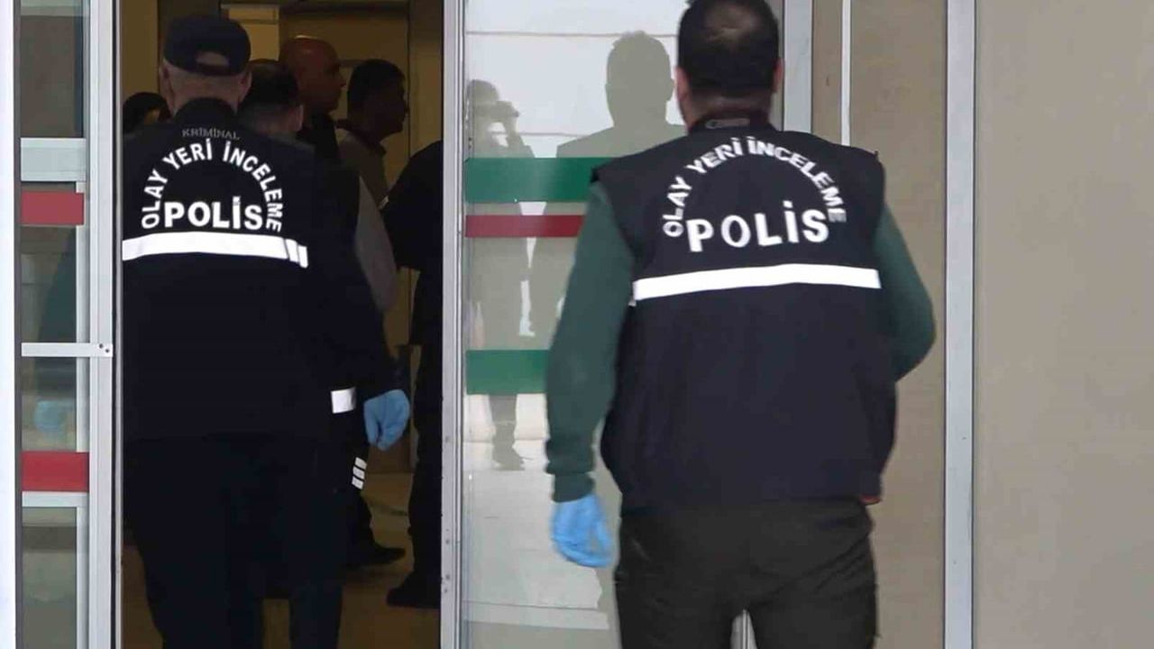 Kırıkkale'de sosyal medya paylaşımı sonrası ablalarını ve erkek arkadaşını bıçakladıkları iddia edilen 3 kardeş adliyeye sevk edildi