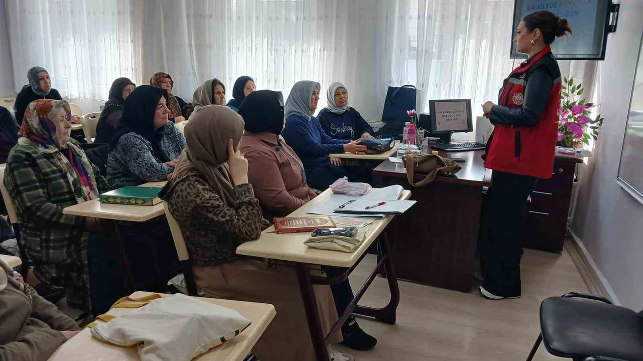 Kırklareli'de 'Koruyucu Aile Bilincinin Artırılması' Eğitimi Düzenlendi