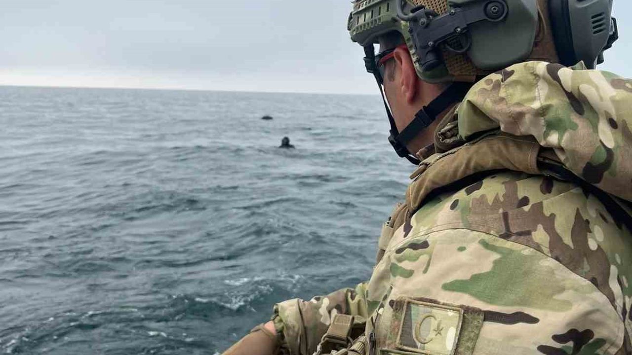 Kırklareli İğneada açıklarında tespit edilen mayın SAS timleri tarafından imha edildi