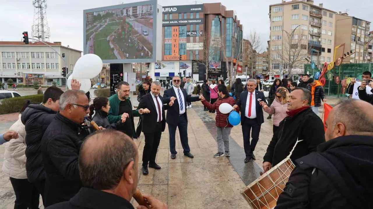 Kırşehir'de 2 Nisan Otizm Farkındalık Günü: Cacabey Meydanı'nda etkinlik ve ücretsiz görüntüleme