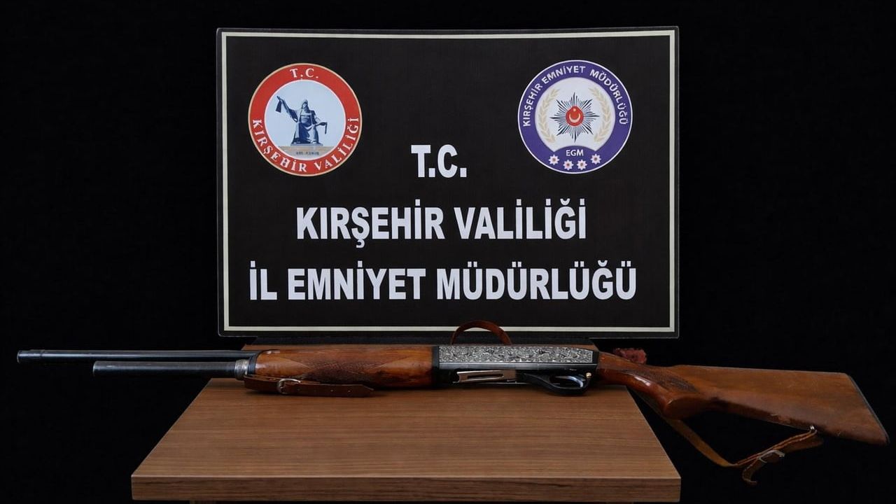 Kırşehir'de uygulamada ruhsatsız silah ve mühimmat ele geçirildi