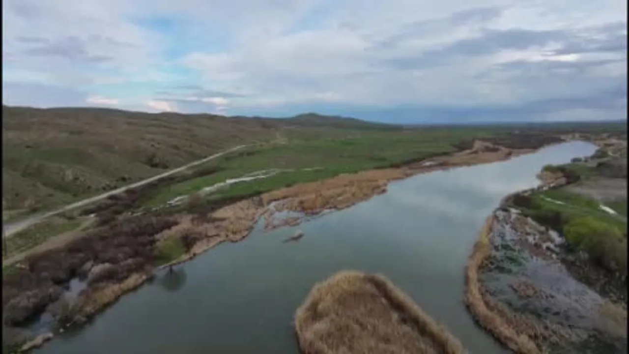 Kızılırmak’ta Kırşehir kıyısında mevsimsel yağışlarla su seviyesi yükseldi