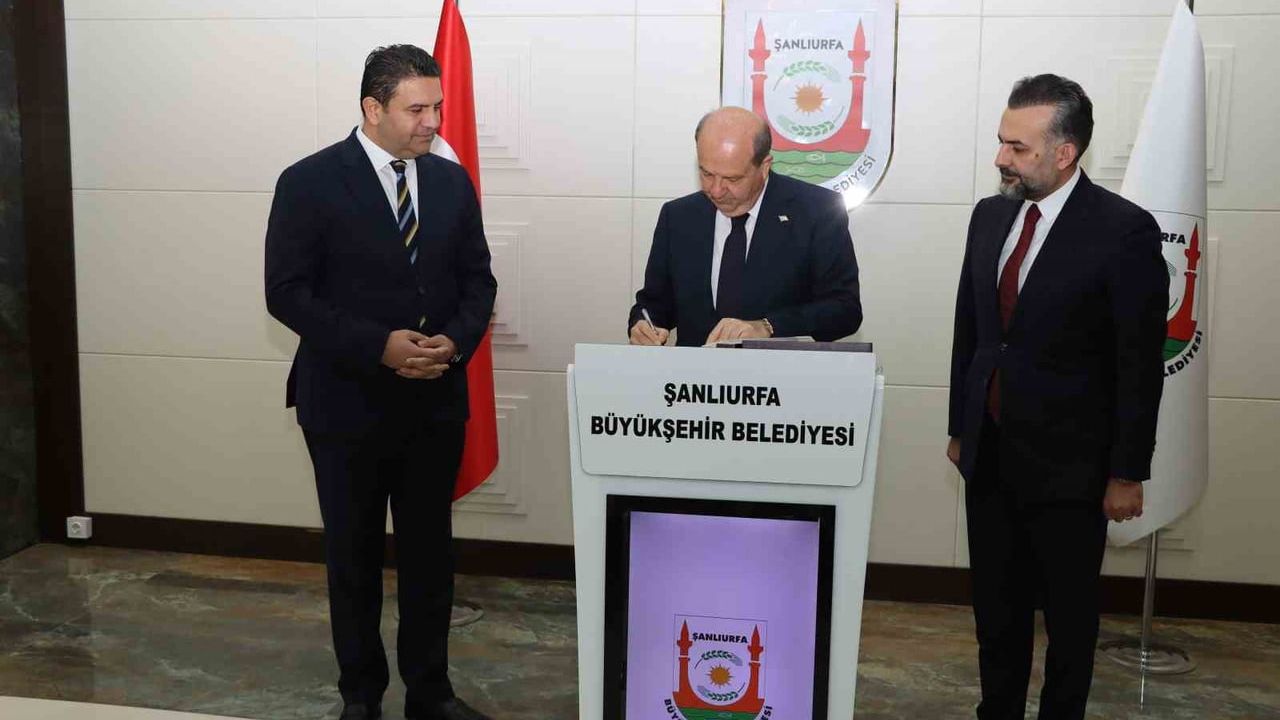 KKTC Eski Cumhurbaşkanı Ersin Tatar Şanlıurfa Büyükşehir Belediyesi'ni Ziyaret Etti