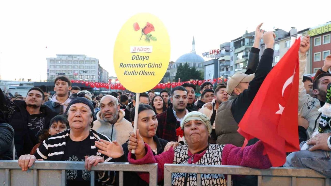 Kocaeli'de Dünya Romanlar Günü kortej, konser ve danslarla kutlandı