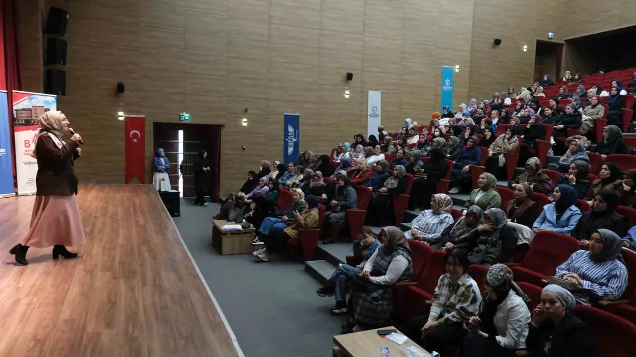 Kocaeli'de Kadın Sağlığı ve Kanser Farkındalığı Semineri Düzenlendi