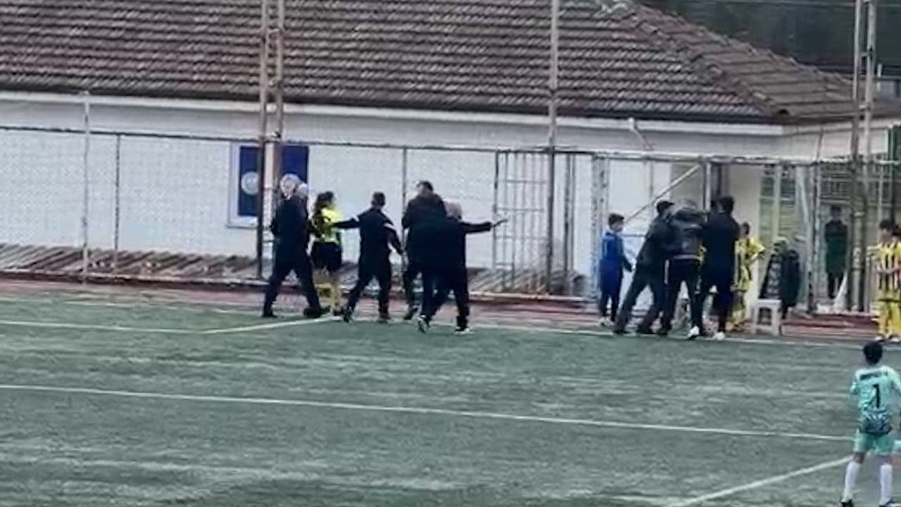 Kocaeli Derince'de U11 maçında kadın hakeme saldırı girişimi, anlar cep telefonu kamerasında