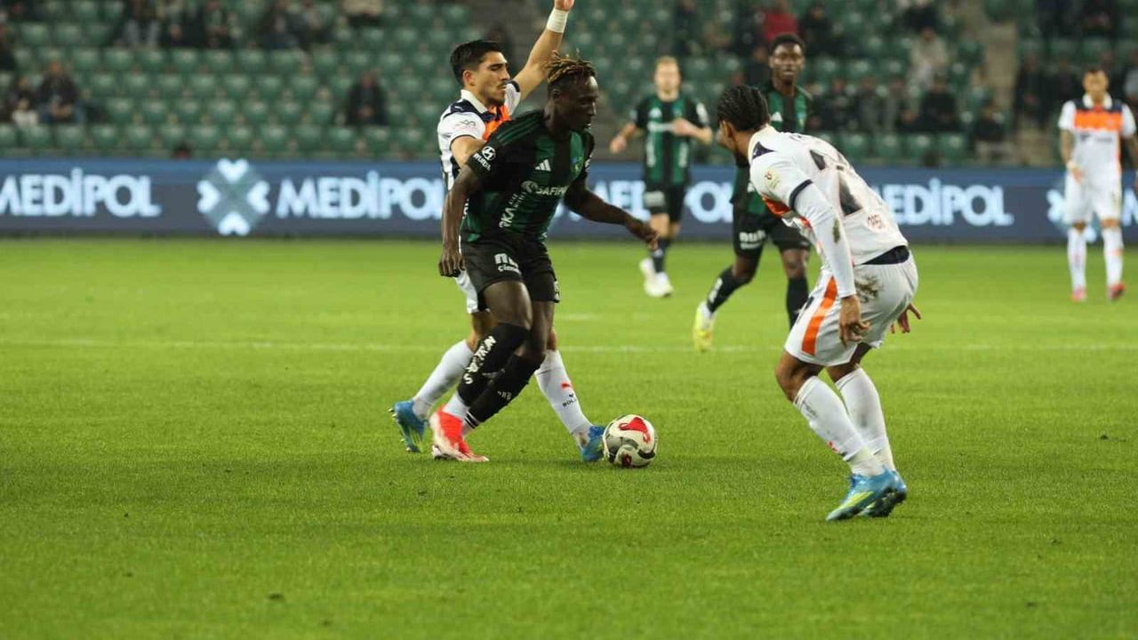 Kocaelispor 0-0 Rams Başakşehir — Trendyol Süper Lig 28. Hafta (İlk Yarı)