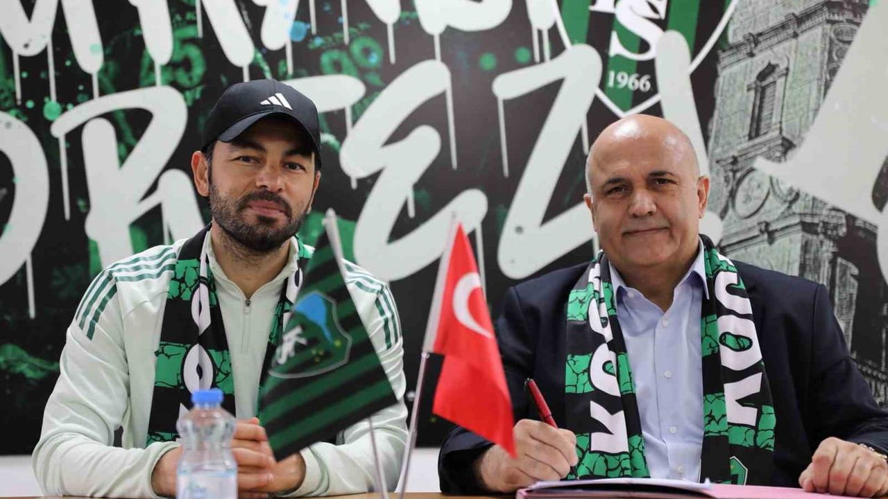 Kocaelispor, Selçuk İnan ile sözleşmesini 30 Haziran 2028'e kadar uzattı