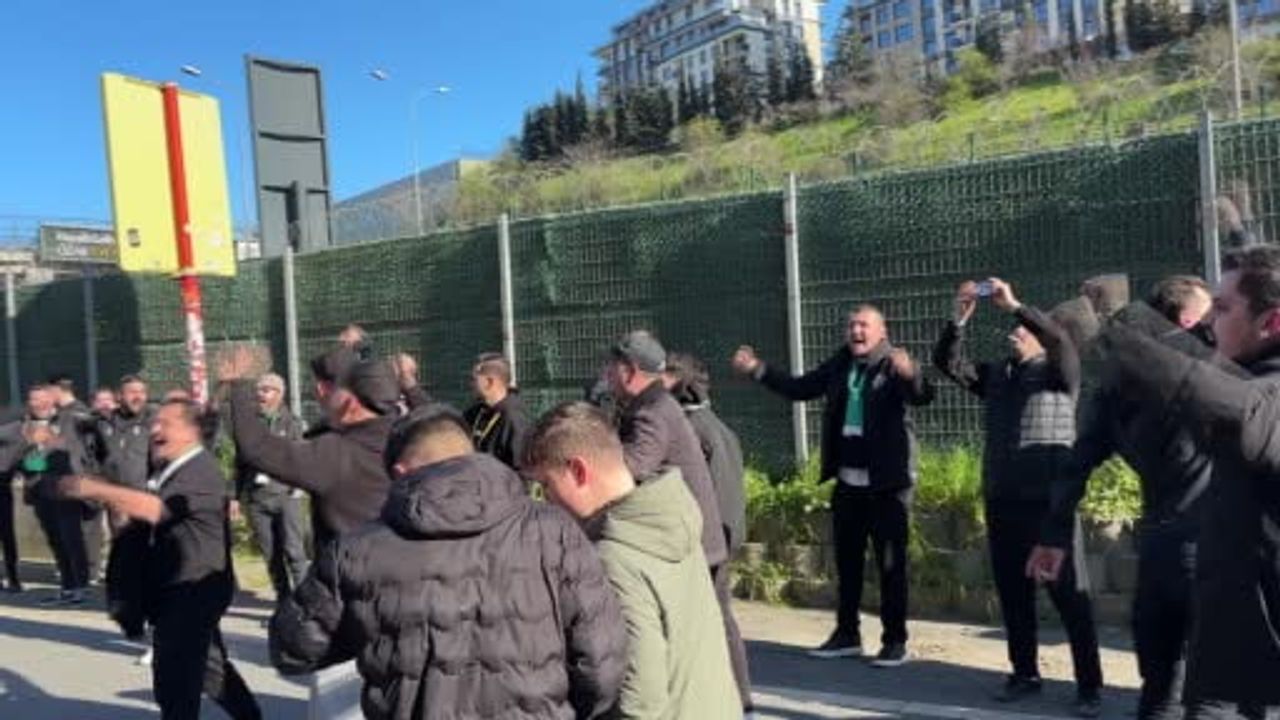 Kocaelisporlu Taraftarlar 41 Otobüsle RAMS Park’a Geldi; Başkan Recep Durul Deplasmanda