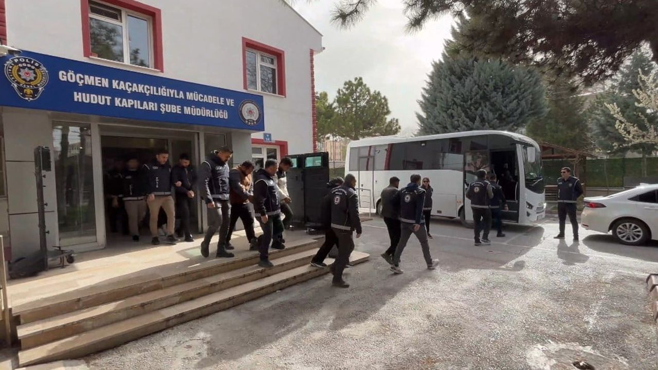 Konya merkezli göçmen kaçakçılığı operasyonunda 10 tutuklama