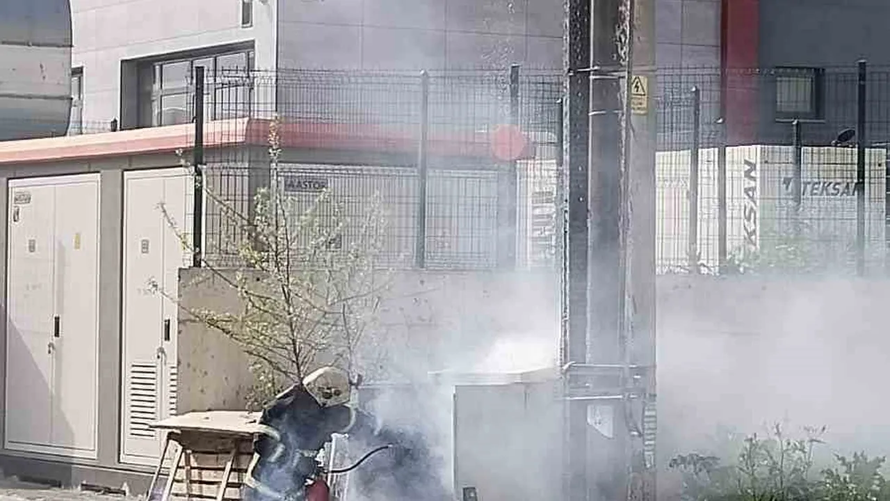 Körfez'de trafo yangını mahallede elektrik kesintisine yol açtı