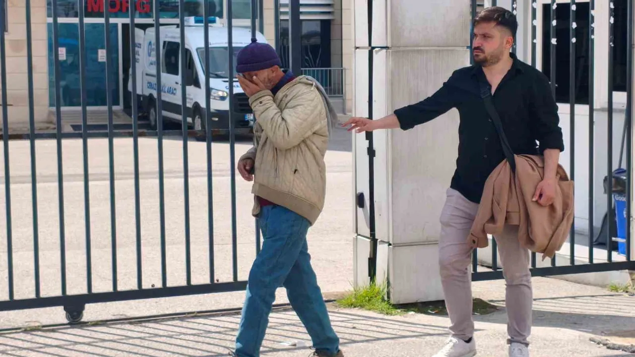 Korkuteli'de trafik kazasında yaşamını yitiren iki gencin cenazeleri Antalya Adli Tıp Kurumu'ndan teslim alındı