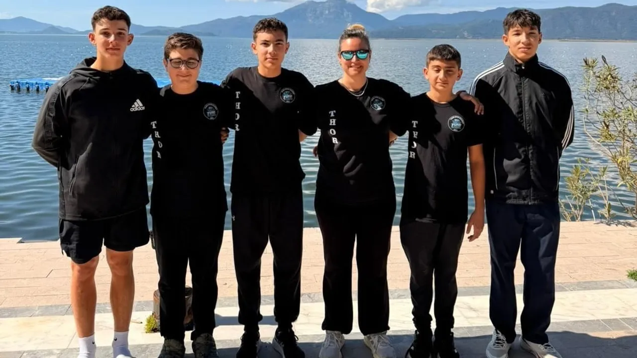 Köyceğiz’de Lise Öğrencisi Poyraz Yıldırım Kanoda Milli Takıma Seçildi