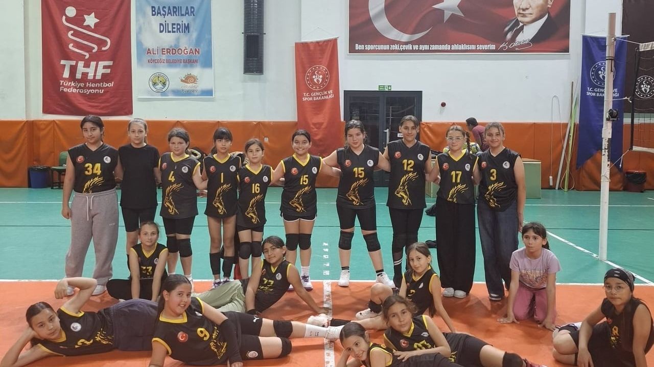 Köyceğiz'te mini voleybolda dönüşümlü kaptanlık: Çocuklara liderlik ve sorumluluk eğitimi