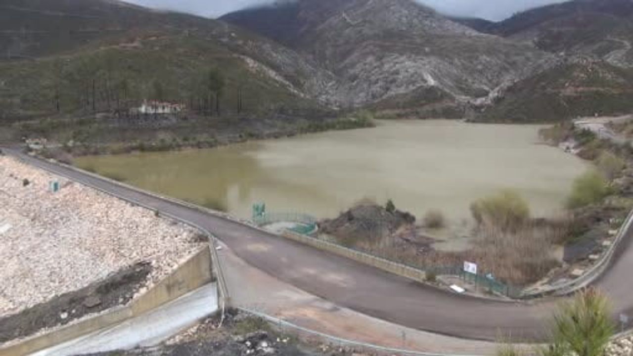 Kozağaç Barajı’nda kontrollü su tahliyesi başlatıldı