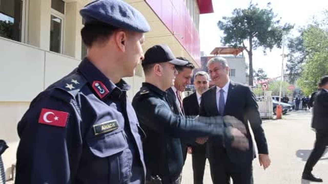 Kozan'da 52 Kareyle 'Güven ve Fedakârlık' Fotoğraf Sergisi